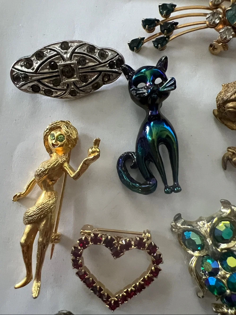 Incredible Lot Vintage brooches & pins